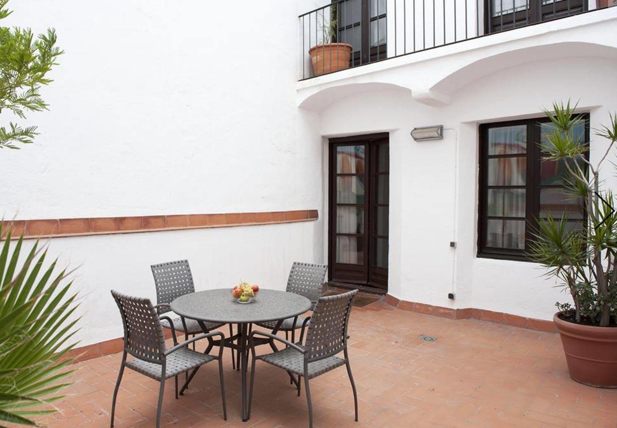 Aspasios Plaza Real Apartments Barcelona Exterior photo